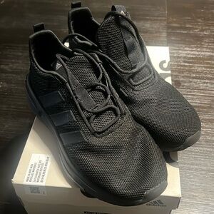 Adidas Racer TR23 K size 7 youth. Gently used, black.